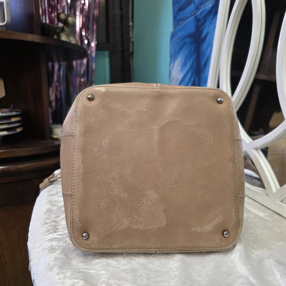 Authentic CHANEL CC Vintage Hangbag Leather Beige Tan Bucket Bag Top Handle - Picture 16 of 16